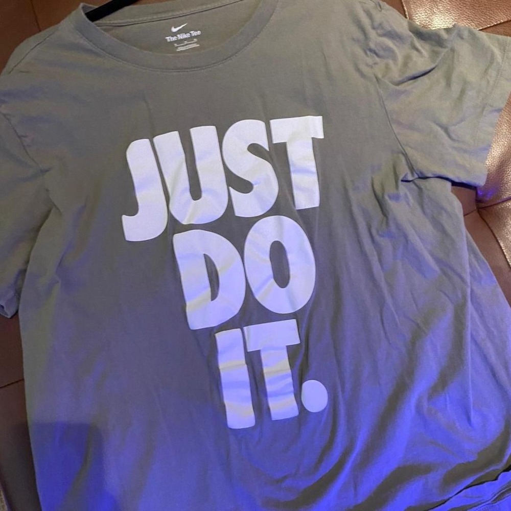Nike men's shirt